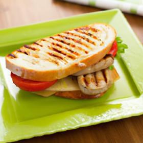 Quick Italian Sausage Sandwiches: Ready in Just 15 Minutes!